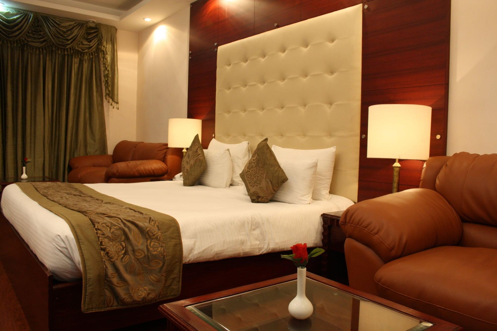 Oyo 367 Hotel Forest Green New Delhi Exterior foto