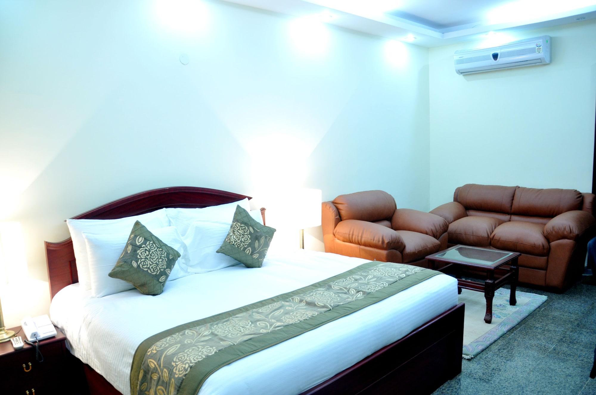 Oyo 367 Hotel Forest Green New Delhi Exterior foto