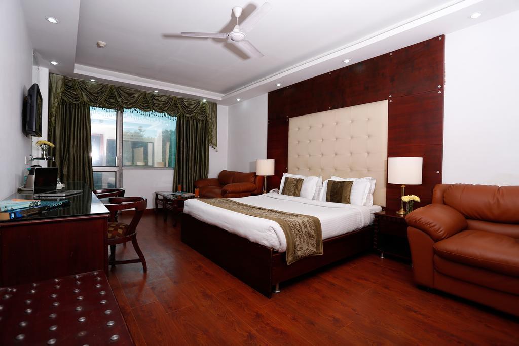 Oyo 367 Hotel Forest Green New Delhi Exterior foto